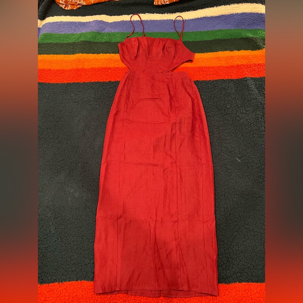 Reformation Strapless Dress in Rich Red. NWT. Sold out online. Linen